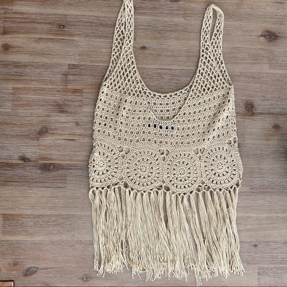 Crochet & Fringe tank - Picture 2 of 7